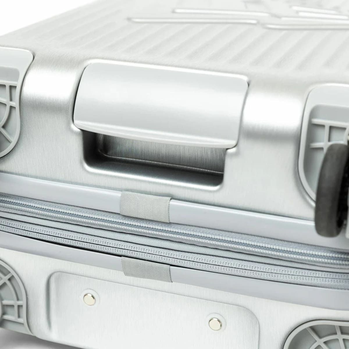 NEW ERA WHEEL CARRY CASE 33-38L SMALL SILVER 【26SS】 | MFC STORE